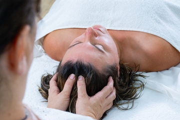 Le massage énergétique : un soin complet entre relaxation et rééquilibrage Le massage énergétique : un soin complet entre relaxation et rééquilibrage